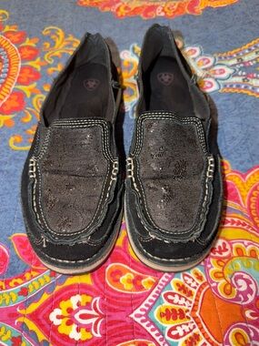 Ariat Cruisers Black Slip-Ons with Contrast Stitching
